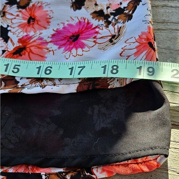 Japna women's floral sleeveless blouse Gently Preloved sheer liner button close - Picture 5 of 13